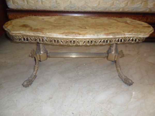 Antiquités et Collections التحف والأثار